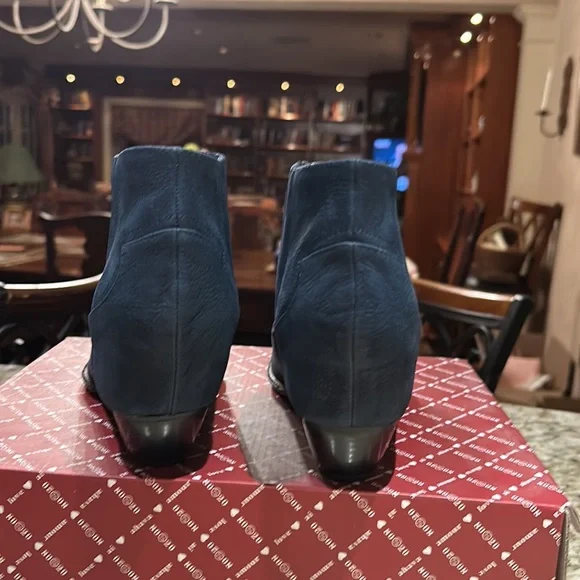 Blue nubuck hidden wedge booties size 10 New - Picture 5 of 6